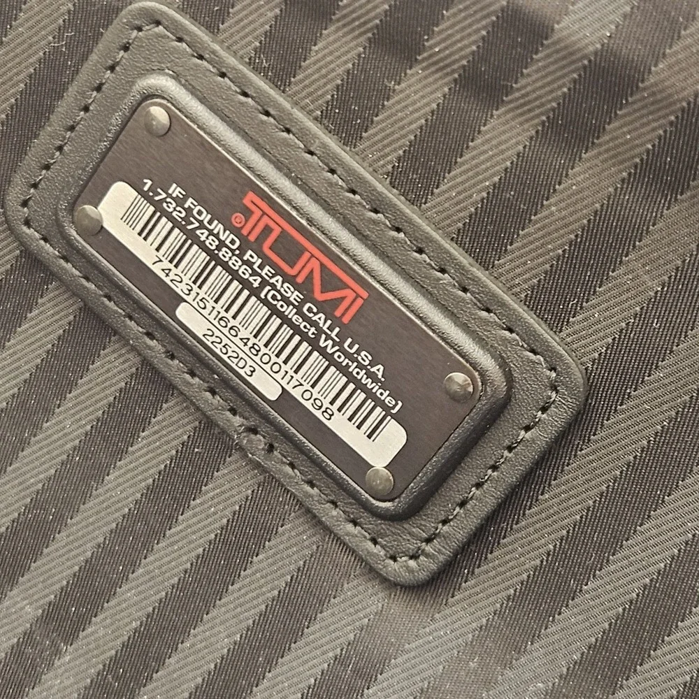 TUMI Alpha 2252D3 30